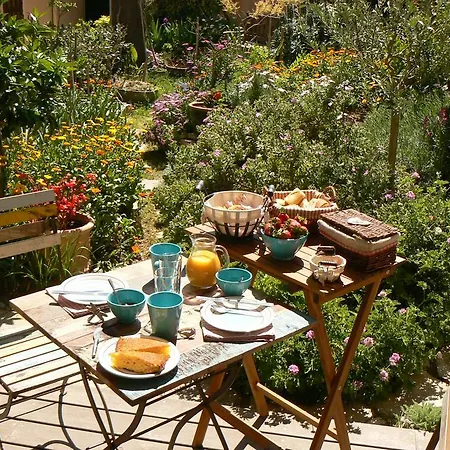 L' Escale Tranquille Bed and Breakfast 4*